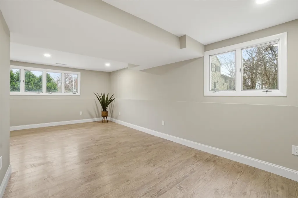 5 Saint James Terrace Rochester NH 03867