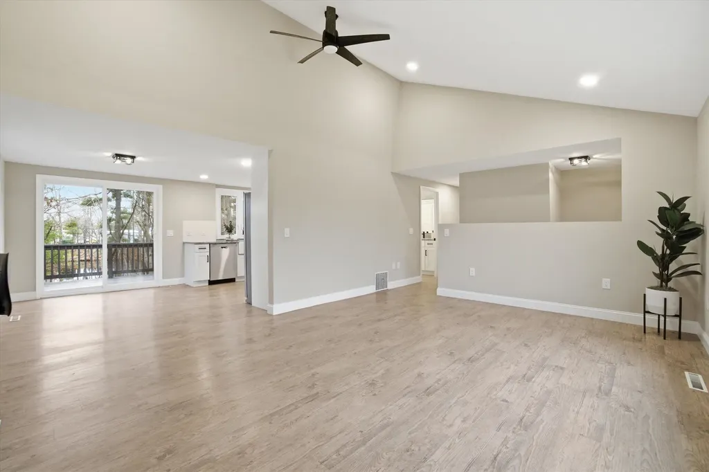 5 Saint James Terrace Rochester NH 03867