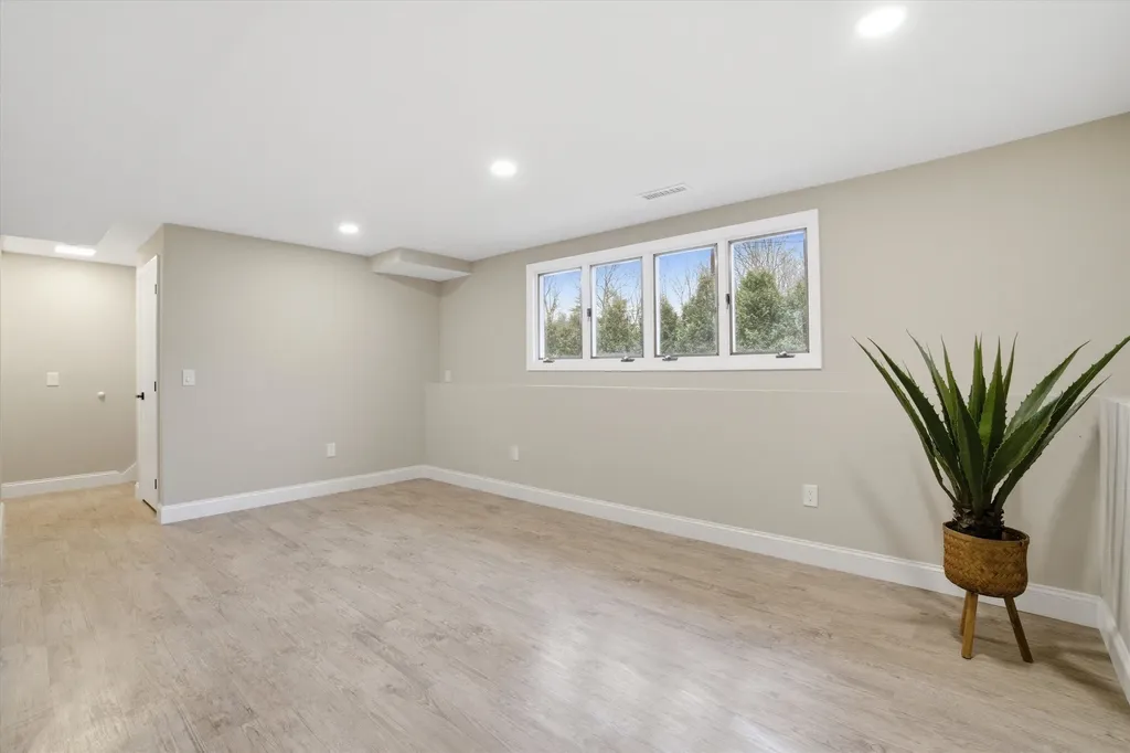 5 Saint James Terrace Rochester NH 03867