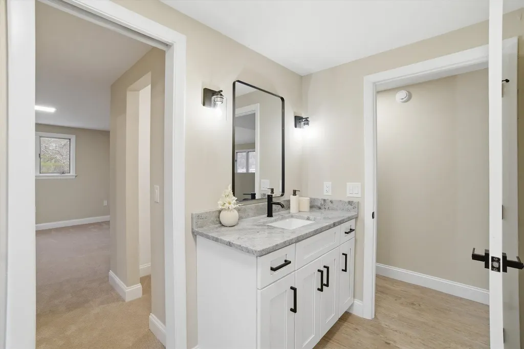 5 Saint James Terrace Rochester NH 03867