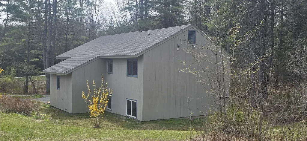 1608 Marsh Family Road Hartford VT 05059