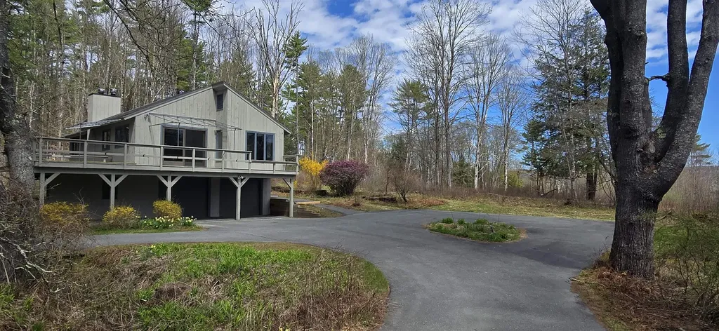 1608 Marsh Family Road Hartford VT 05059