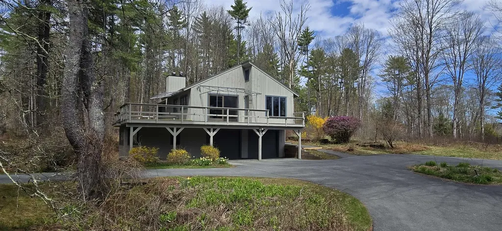 1608 Marsh Family Road Hartford VT 05059