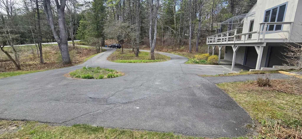 1608 Marsh Family Road Hartford VT 05059