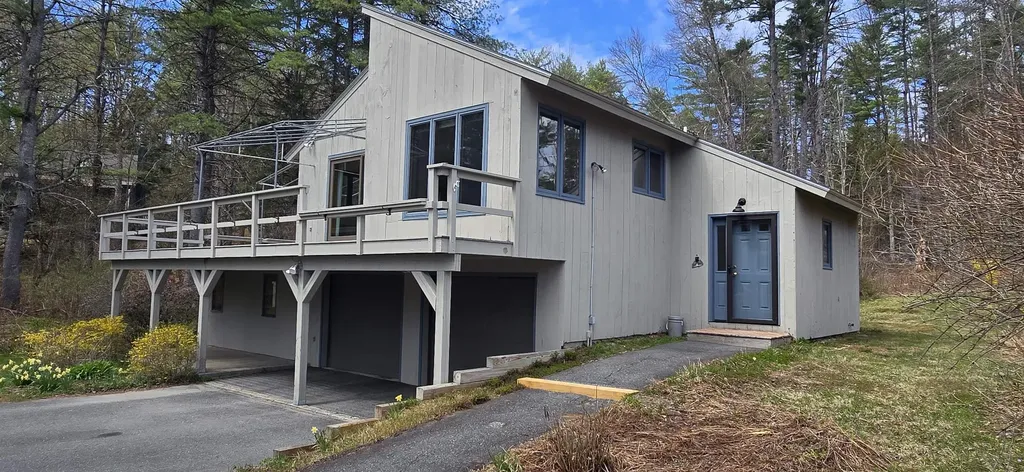 1608 Marsh Family Road Hartford VT 05059