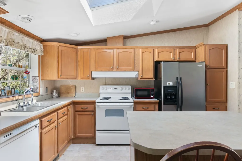12 Autumn Gem Drive Dummerston VT 05301