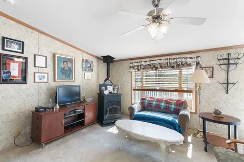 12 Autumn Gem Drive Dummerston VT 05301