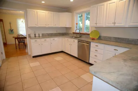 4 Shannon Drive Stratham NH 03885