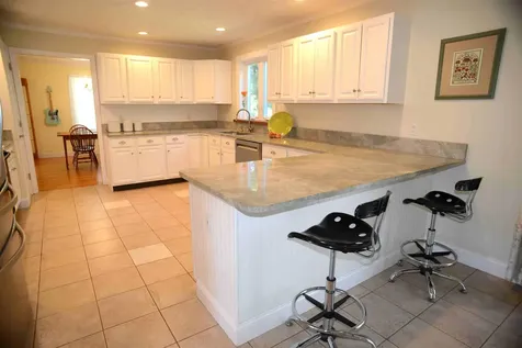 4 Shannon Drive Stratham NH 03885