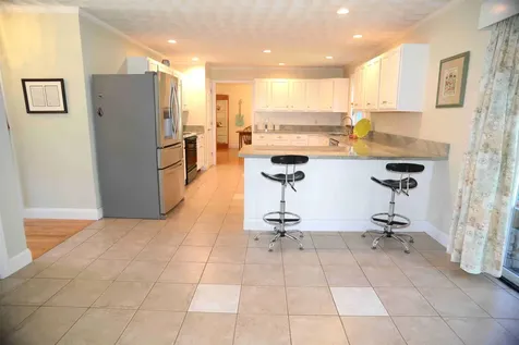 4 Shannon Drive Stratham NH 03885