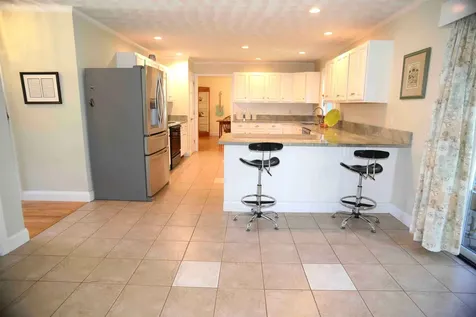 4 Shannon Drive Stratham NH 03885