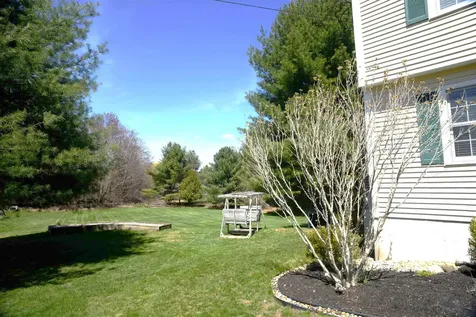4 Shannon Drive Stratham NH 03885