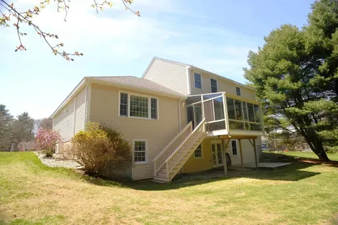 4 Shannon Drive Stratham NH 03885