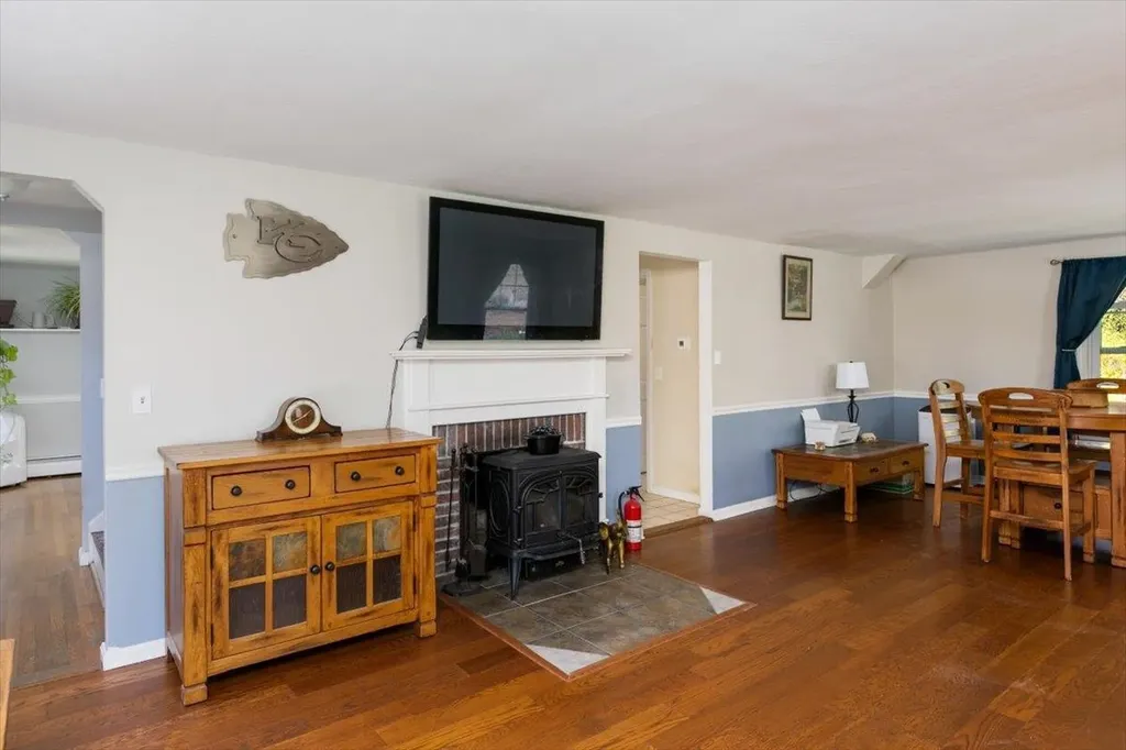 6 Pingree Hill Road Derry NH 03038
