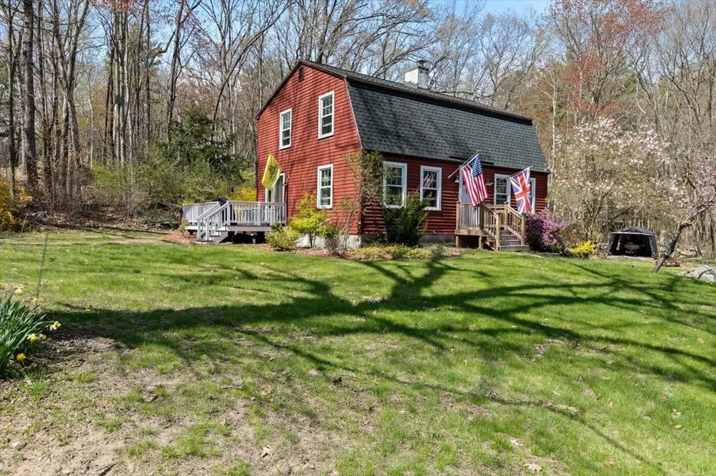 6 Pingree Hill Road Derry NH 03038