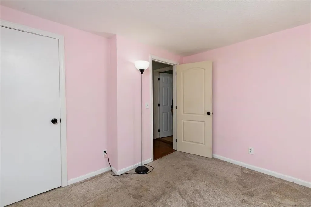 6 Pingree Hill Road Derry NH 03038