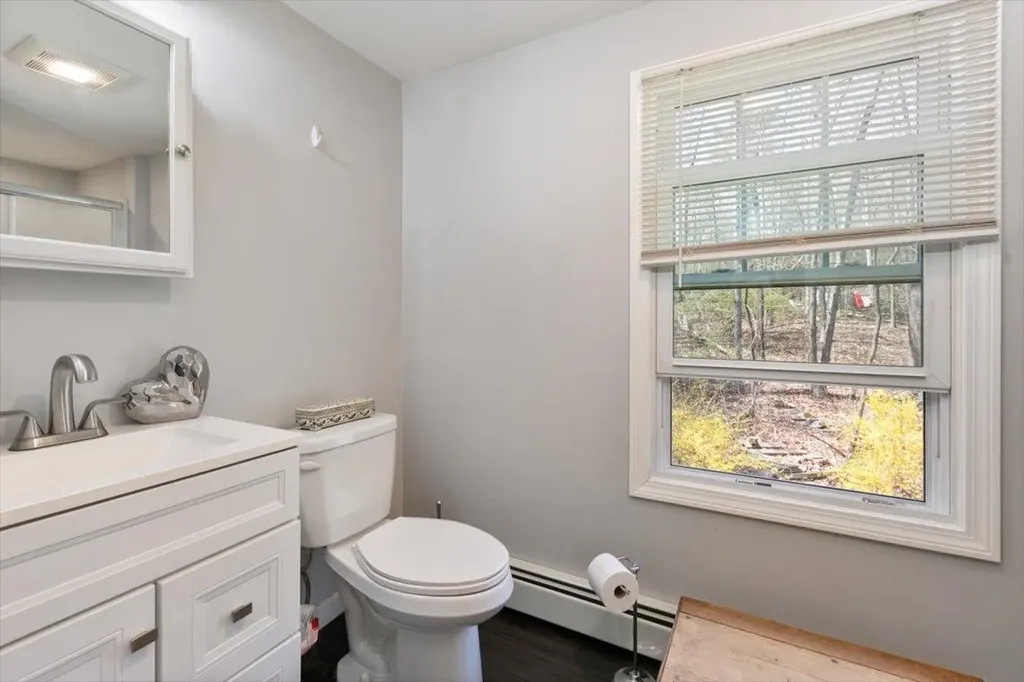 6 Pingree Hill Road Derry NH 03038