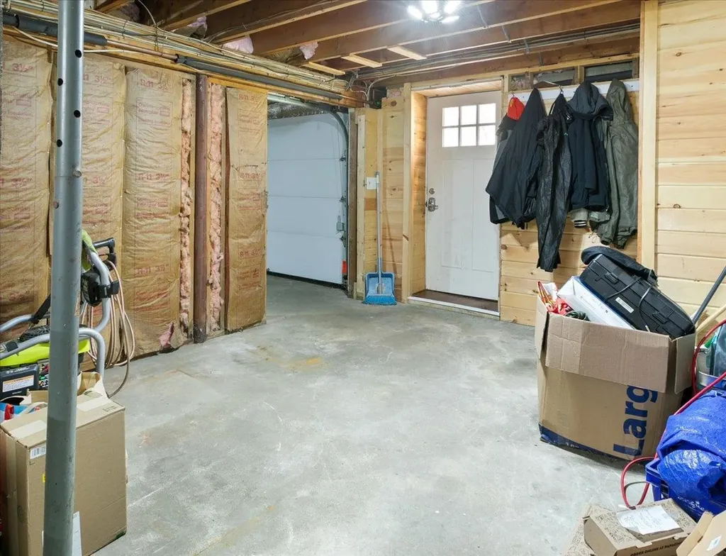 6 Pingree Hill Road Derry NH 03038
