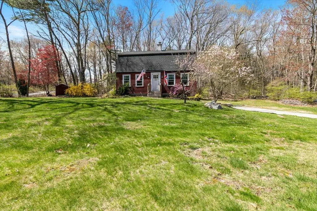 6 Pingree Hill Road Derry NH 03038