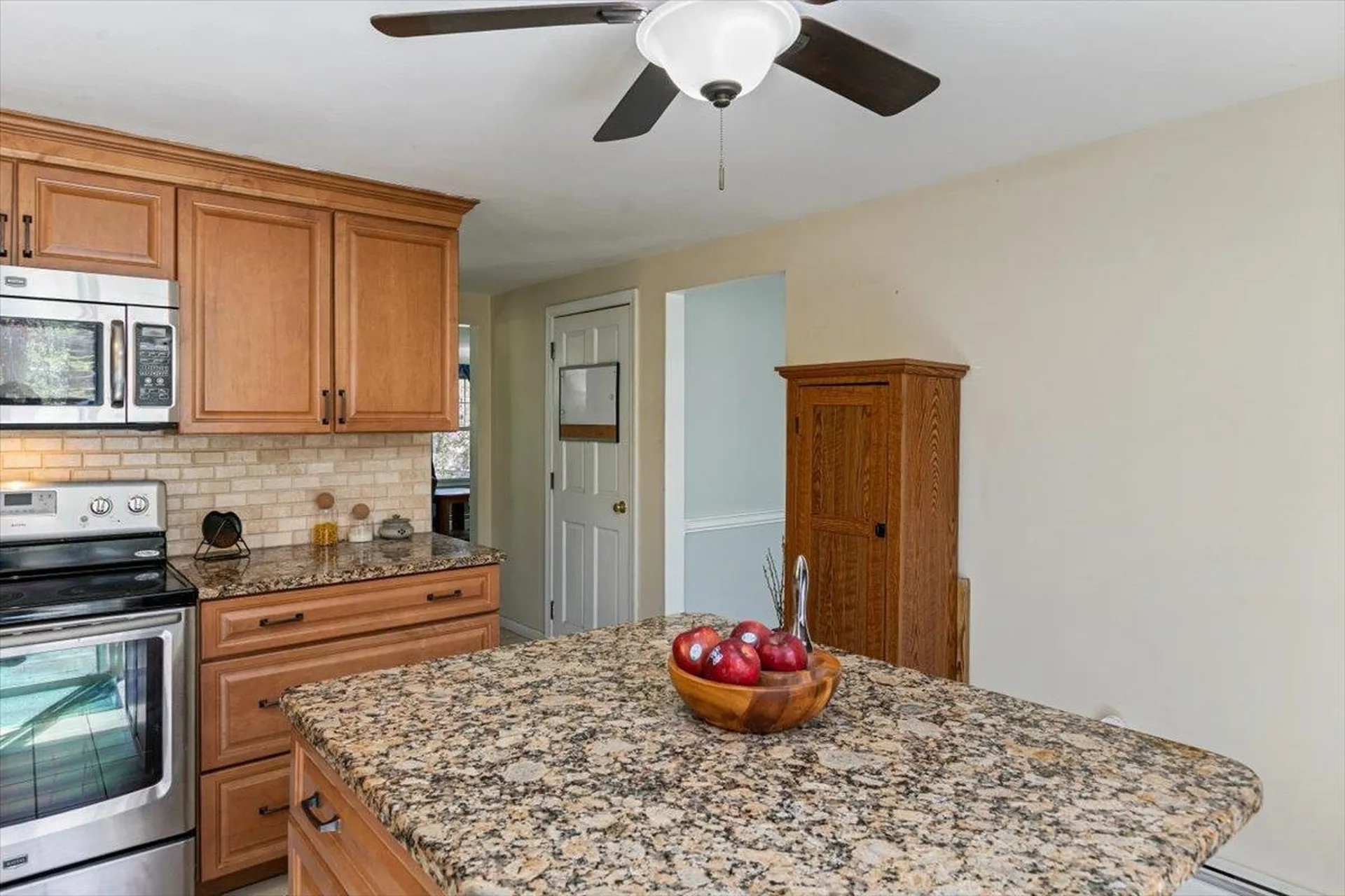 6 Pingree Hill Road Derry NH 03038