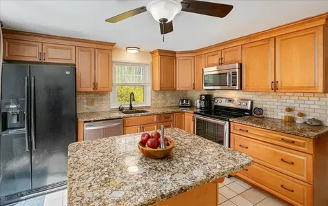 6 Pingree Hill Road Derry NH 03038