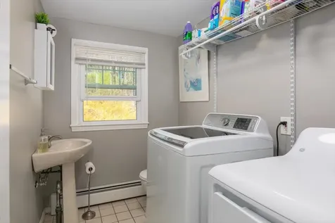 6 Pingree Hill Road Derry NH 03038