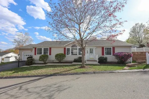 74 Heritage Way Manchester NH 03104