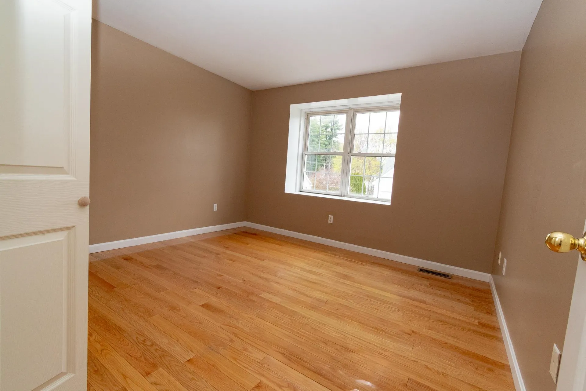 29 Mclane Lane Manchester NH 03104
