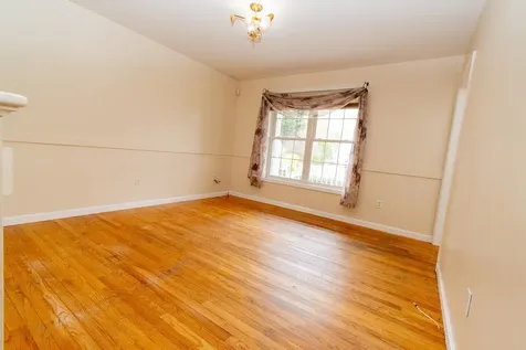 29 Mclane Lane Manchester NH 03104
