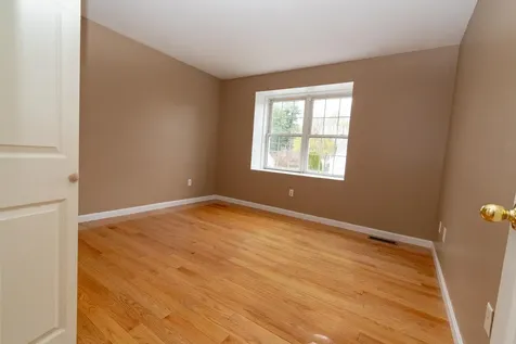 29 Mclane Lane Manchester NH 03104