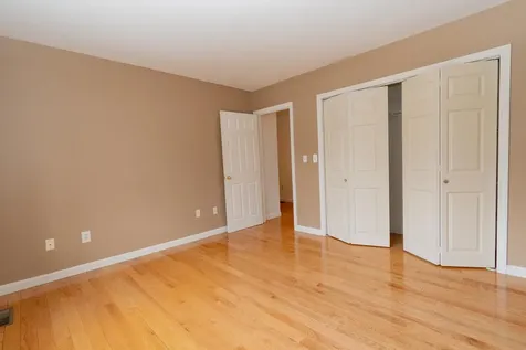 29 Mclane Lane Manchester NH 03104