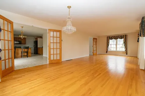 29 Mclane Lane Manchester NH 03104