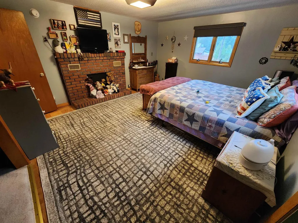 63 Hall Road Errol NH 03579