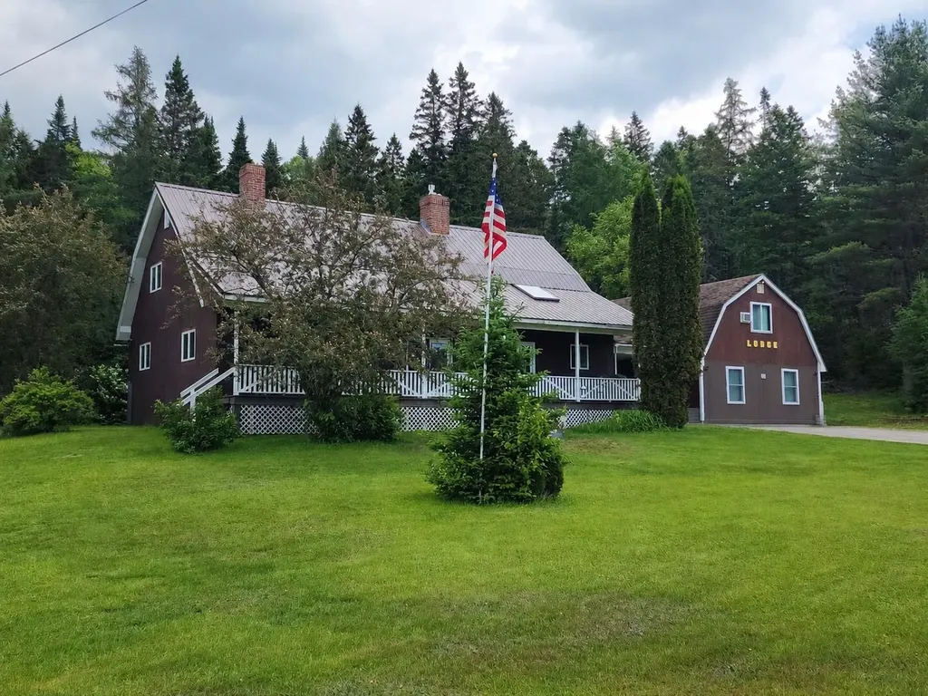 63 Hall Road Errol NH 03579