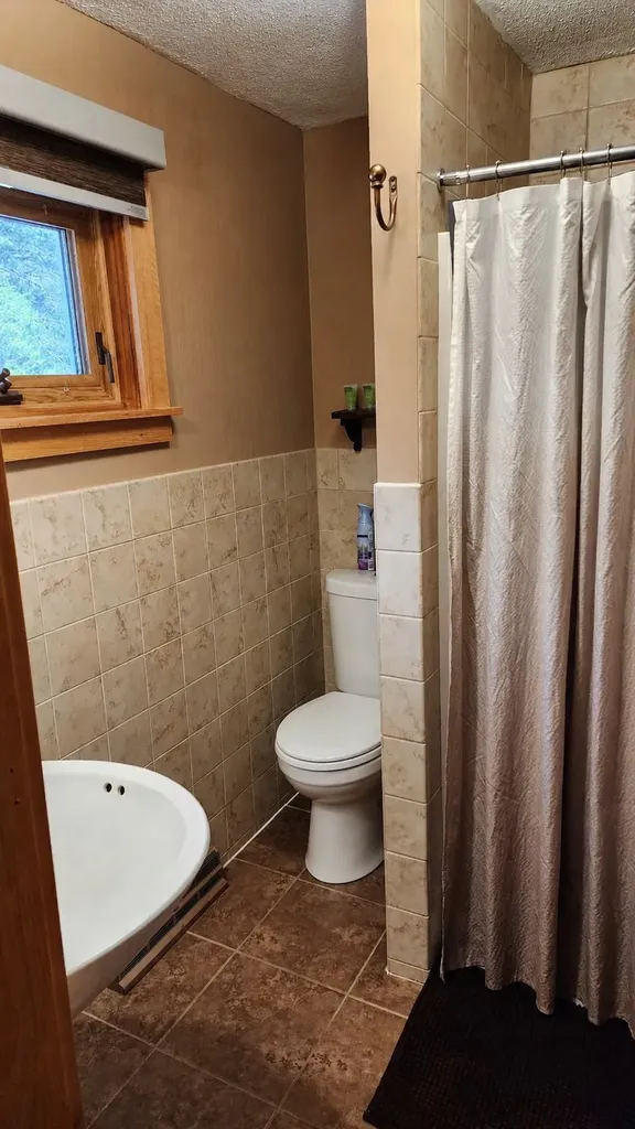63 Hall Road Errol NH 03579