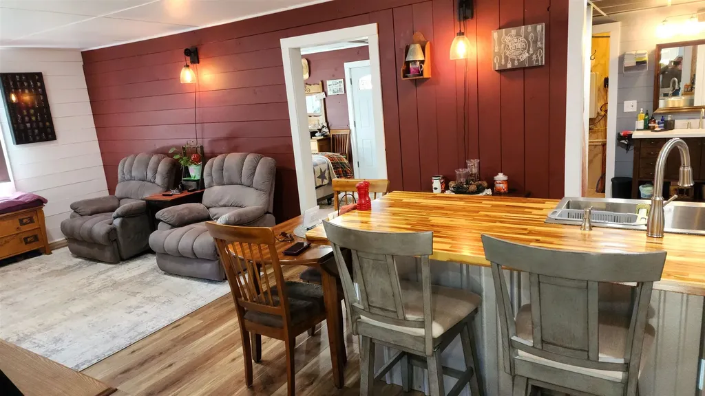 63 Hall Road Errol NH 03579
