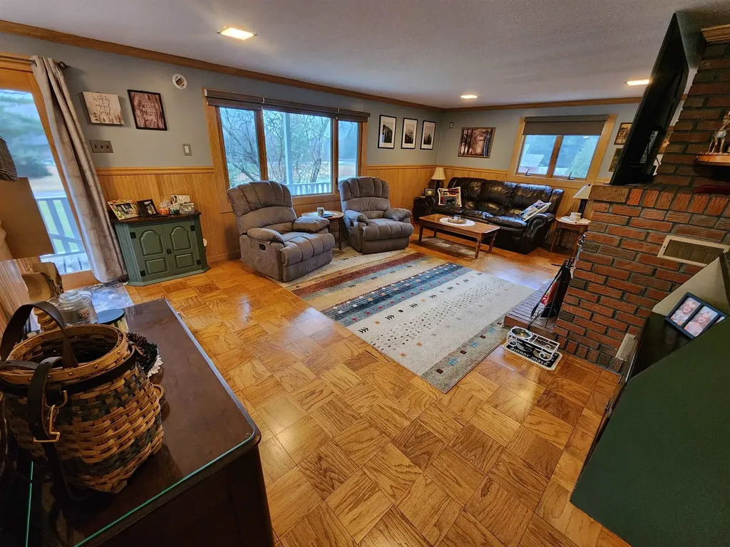 63 Hall Road Errol NH 03579