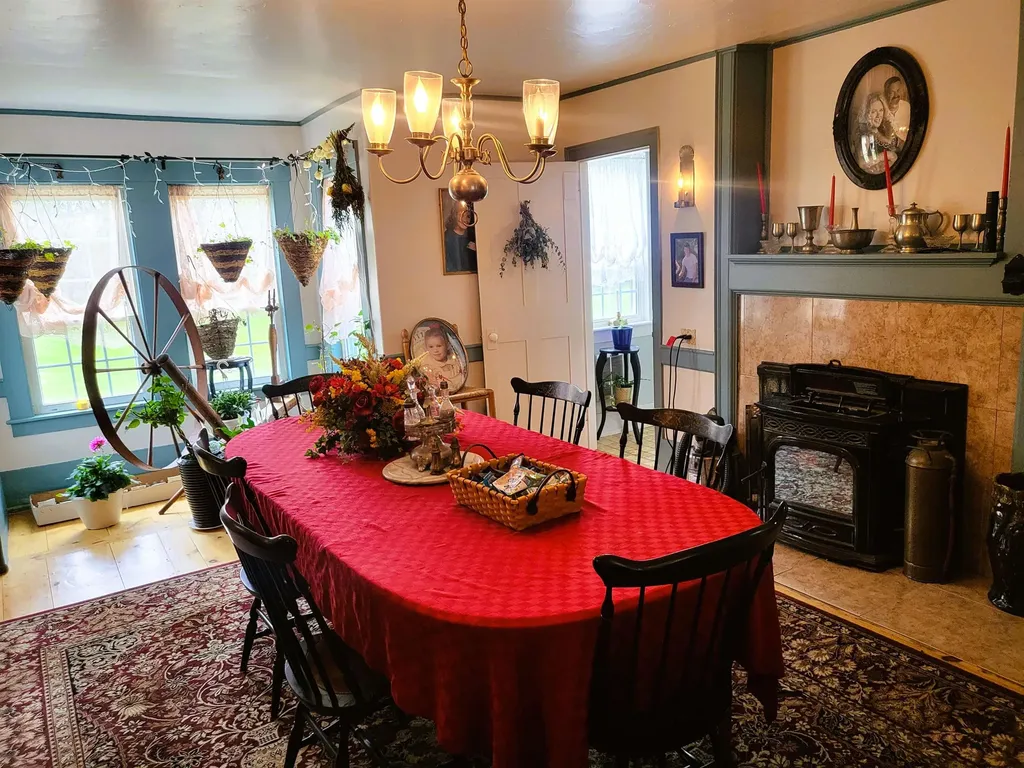 19 Raymond Road Deerfield NH 03037