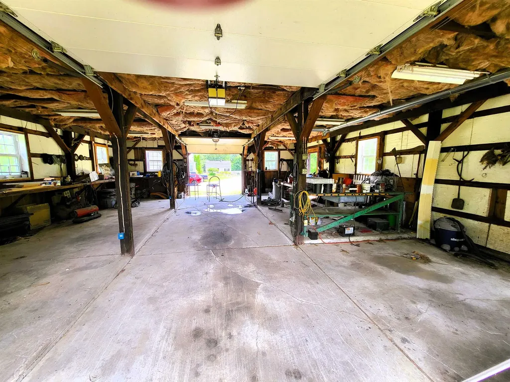 19 Raymond Road Deerfield NH 03037