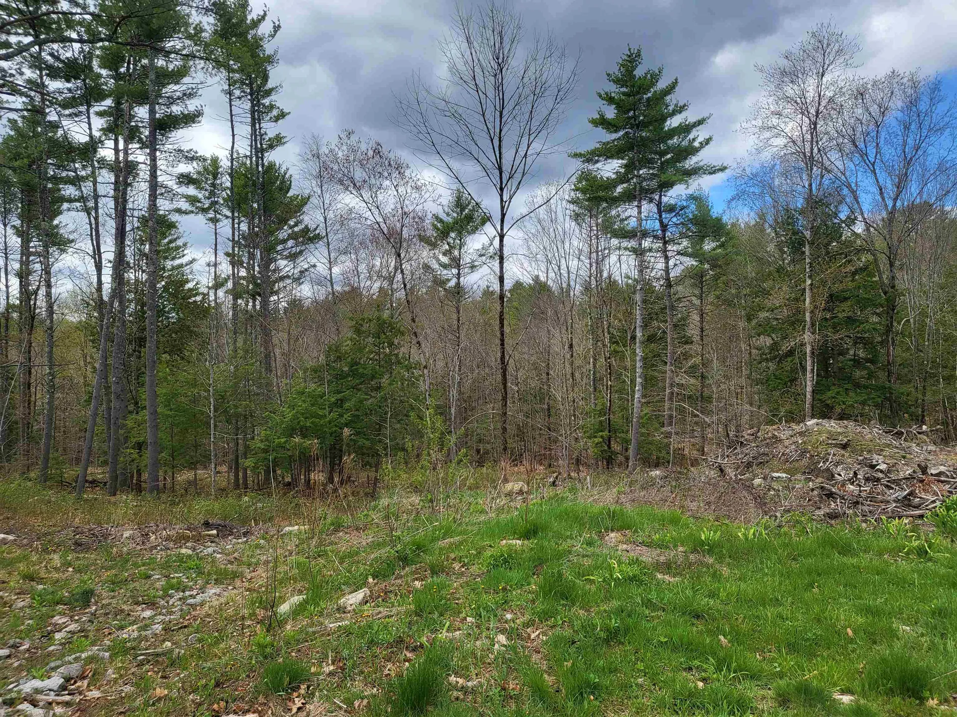 19 Raymond Road Deerfield NH 03037