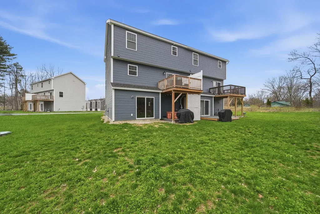 19 Biggs Avenue Epping NH 03042