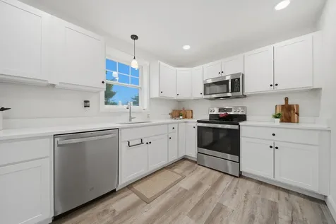19 Biggs Avenue Epping NH 03042
