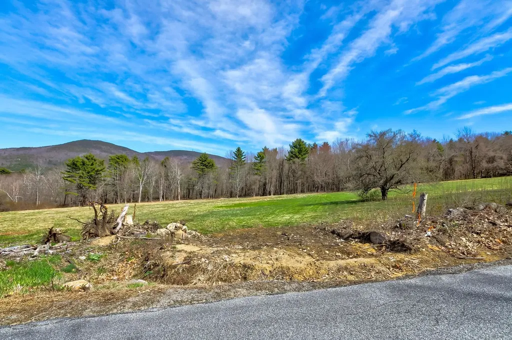21/33 Wild Acres Road Gilford NH 03249