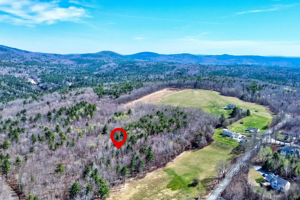 21/33 Wild Acres Road Gilford NH 03249
