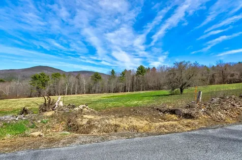 21/33 Wild Acres Road Gilford NH 03249