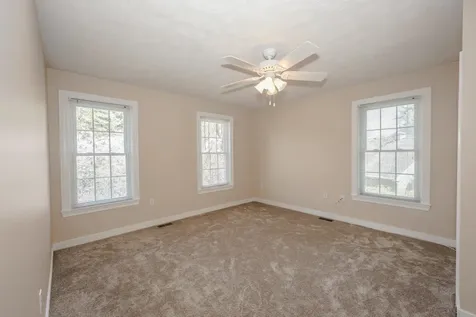 26 Preserve Drive Nashua NH 03064