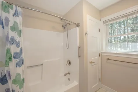 26 Preserve Drive Nashua NH 03064