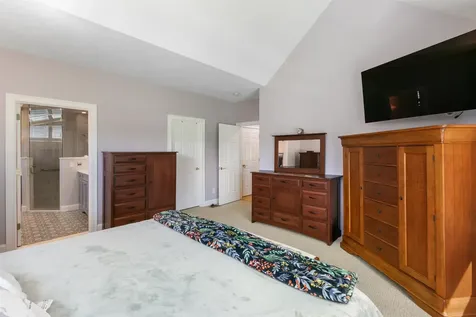 8 Crockett's Way Stratham NH 03885