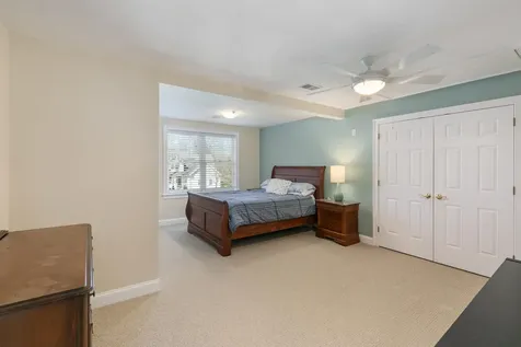 8 Crockett's Way Stratham NH 03885