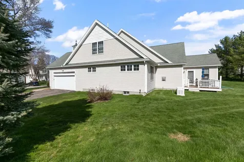 8 Crockett's Way Stratham NH 03885